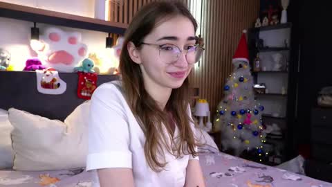 Polly online show from November 28, 2025, 7:22 am