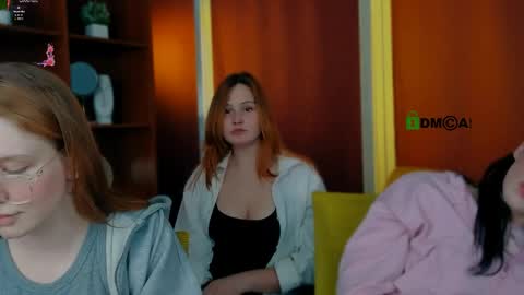 polly_cute1 online show from April 4, 2026, 12:20 am