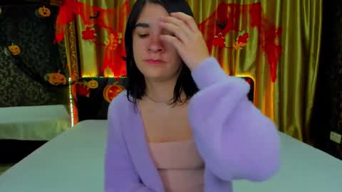 Polly online show from November 2, 2025, 7:11 am