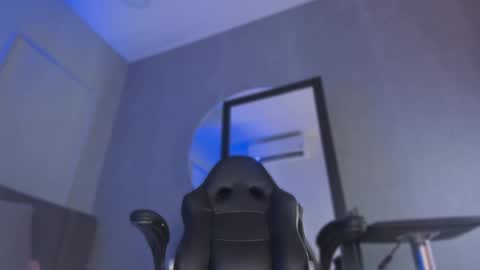 POLLY online show from November 11, 2025, 10:37 am