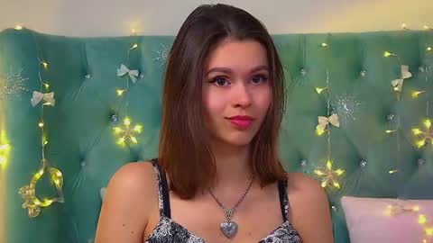 Polly online show from December 1, 2025, 8:03 pm