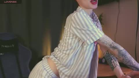 Snapshot of polusladkoye chatting on February 19, 2025, 5:27 am Megan.online  online show from February 19, 2025, 5:27 am