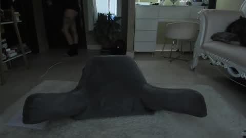 Snapshot of polvodeestrellas_ chatting on December 10, 2024, 10:26 pm - Help me Reach 100 thumbs up online show from December 10, 2024, 10:26 pm