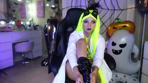 Snapshot of polvodeestrellas_ chatting on October 29, 2025, 12:46 am - Help me Reach 100 thumbs up online show from October 29, 2025, 12:46 am