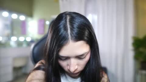 Snapshot of polvodeestrellas_ chatting on April 14, 2026, 9:43 pm - Help me Reach 100 thumbs up online show from April 14, 2026, 9:43 pm