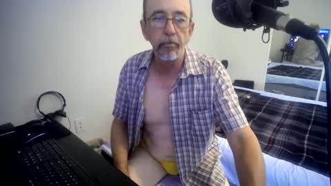 Snapshot of ponchitodenver chatting on October 15, 2025, 7:47 pm Ponchitodenver online show from October 15, 2025, 7:47 pm