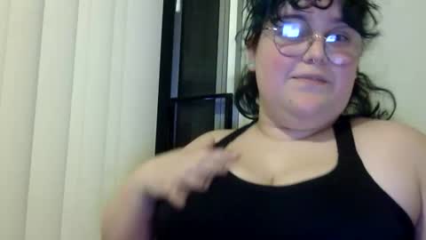 Snapshot of poodlemischief99 chatting on November 13, 2025, 2:32 am poodlemischief99 online show from November 13, 2025, 2:32 am