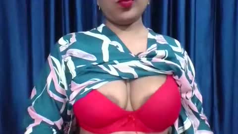 poojalady online show from November 27, 2025, 3:41 am