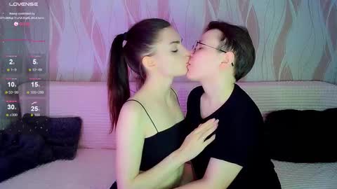 Ana and Tati online show from October 21, 2025, 7:47 pm