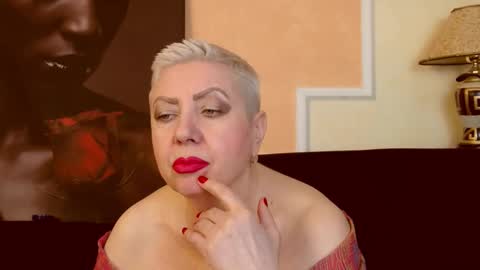 LADY POSH online show from October 9, 2025, 9:02 pm