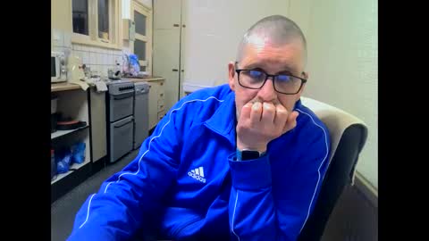 poshman65 online show from April 15, 2026, 8:42 pm