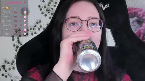 Robyn online show from March 4, 2026, 9:48 am