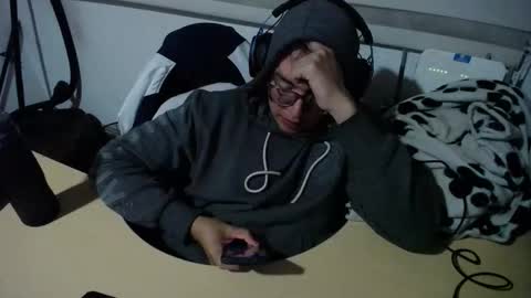 powerfulzeus2 online show from September 20, 2025, 6:36 am