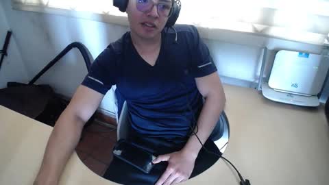 powerfulzeus2 online show from October 6, 2025, 6:38 pm