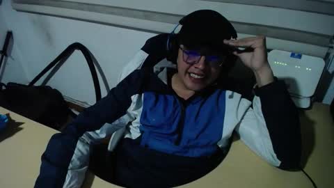 powerfulzeus2 online show from October 9, 2025, 2:31 am