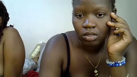 Snapshot of precious_gift chatting on November 9, 2025, 12:36 pm precious_gift online show from November 9, 2025, 12:36 pm