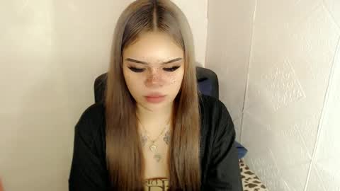 MAXXINE online show from February 17, 2025, 5:10 pm