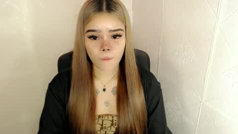 MAXXINE online show from March 9, 2025, 4:27 am