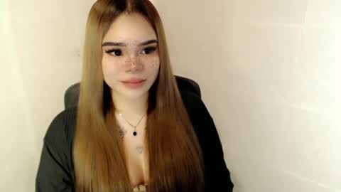 MAXXINE online show from February 23, 2026, 10:01 am