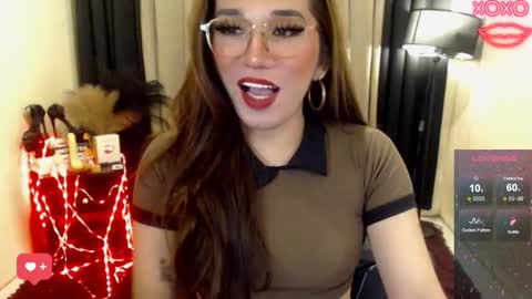 Rosedoll online show from November 3, 2025, 6:47 am