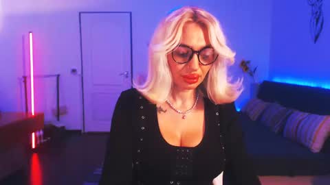 Victoria online show from December 30, 2024, 9:50 pm