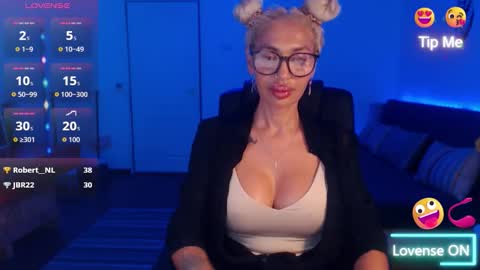 Victoria online show from September 19, 2025, 8:42 pm