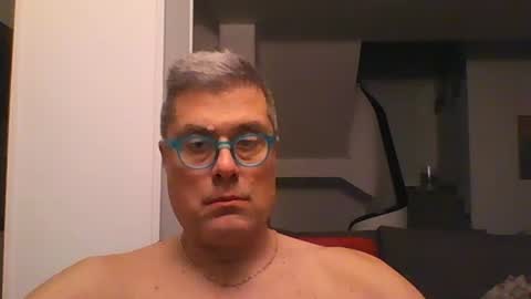 prendimisubito online show from December 15, 2025, 11:42 pm