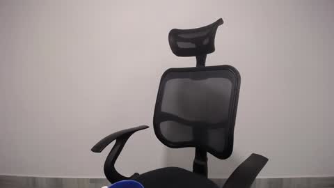 Plux online show from February 4, 2025, 4:05 am