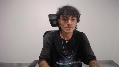 Plux online show from February 24, 2025, 10:25 pm