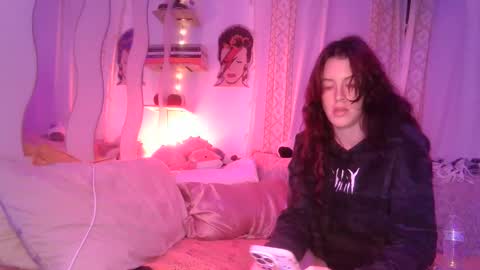 PrettiBritti online show from January 8, 2025, 10:59 am