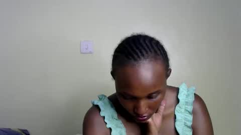 prettiekelly online show from February 19, 2025, 4:55 pm