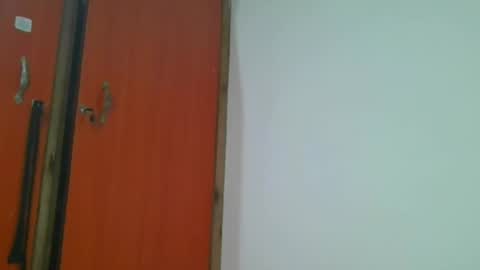 pretty__lisa online show from April 15, 2026, 5:25 am