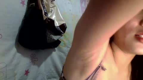 pretty_am online show from September 19, 2025, 12:17 pm