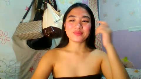 pretty_am online show from November 12, 2025, 10:04 am