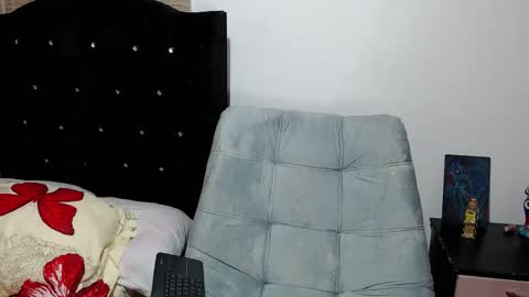 pretty_cristal22 online show from November 25, 2025, 12:05 pm