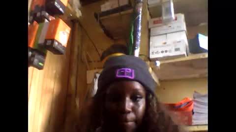 pretty_curvy99 online show from March 1, 2026, 1:02 pm