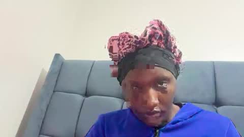 independent model online show from September 25, 2025, 12:03 am