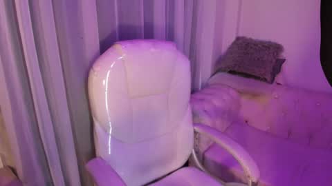 pretty online show from February 7, 2026, 11:36 am