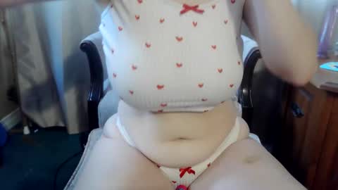 Snapshot of pretty_littletoy chatting on January 12, 2026, 2:00 pm pretty_littletoy online show from January 12, 2026, 2:00 pm