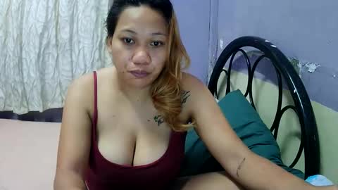 pretty_lyn08 online show from June 7, 2026, 7:12 am
