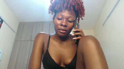 Snapshot of pretty_pixel chatting on October 19, 2025, 6:19 pm pretty_pixel online show from October 19, 2025, 6:19 pm