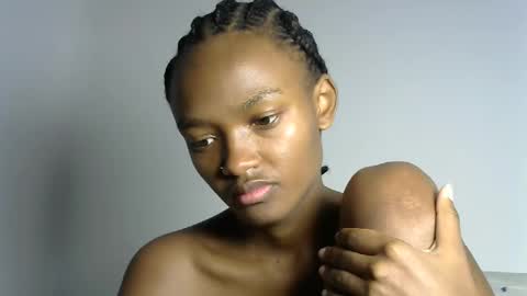 Snapshot of pretty_queennie chatting on March 8, 2026, 1:58 am Pretty doll online show from March 8, 2026, 1:58 am