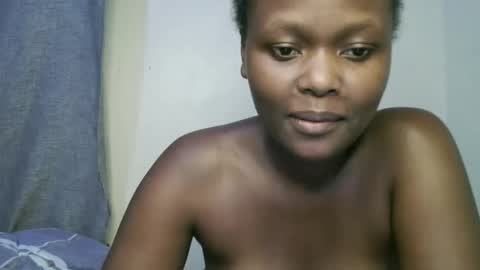 pretty_shanz online show from October 19, 2025, 4:18 pm