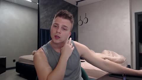 Justin online show from October 31, 2025, 7:37 pm