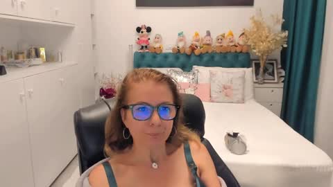 Snapshot of prettyblackeyes chatting on June 5, 2026, 7:25 am wilma online show from June 5, 2026, 7:25 am