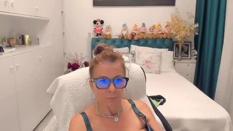 Snapshot of prettyblackeyes chatting on June 9, 2026, 6:30 pm wilma online show from June 9, 2026, 6:30 pm