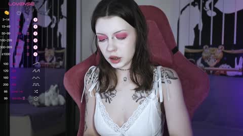 Violet online show from January 4, 2025, 12:05 pm