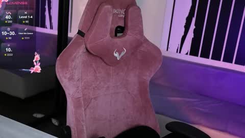 Violet online show from September 8, 2025, 11:37 pm