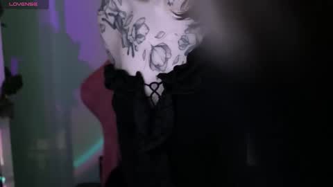 Snapshot of prettybones chatting on February 8, 2026, 8:45 pm Violet online show from February 8, 2026, 8:45 pm