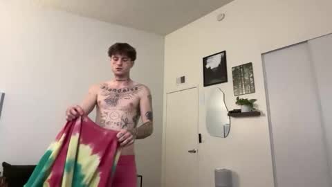 pretty boy online show from May 23, 2026, 4:39 am